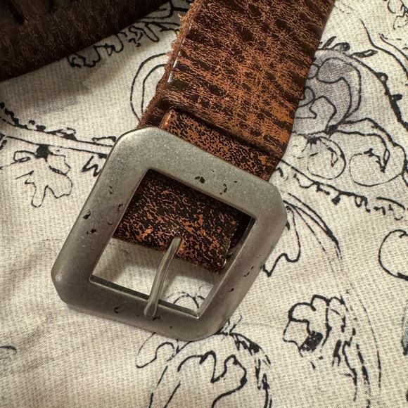 Women’s Cabi Brown Leather Belt - Picture 2 of 9